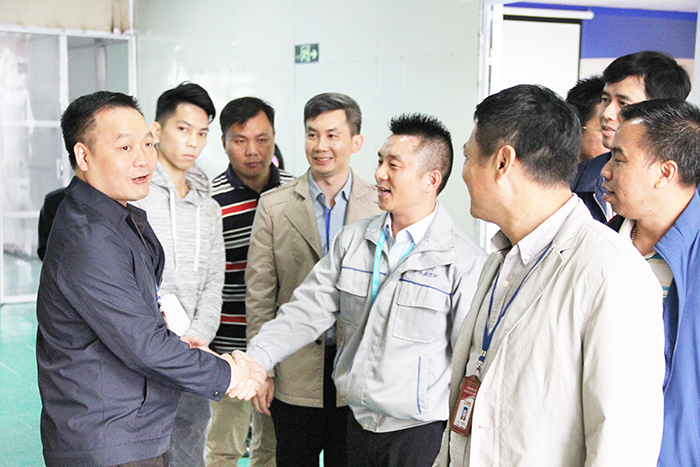东莞市石碣镇政府领导一行莅临小优米app密封公司总部参观指导工作