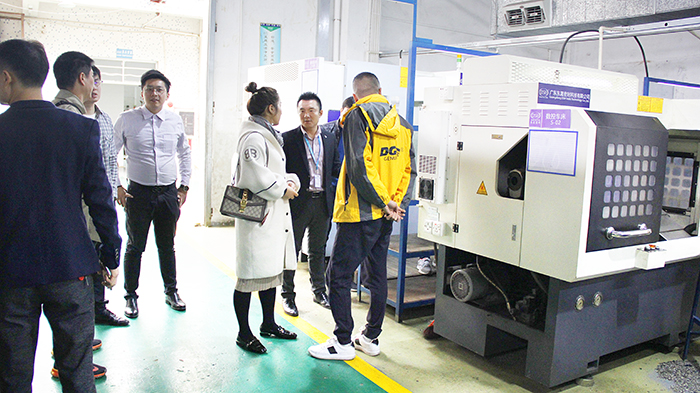 悠米游戏中心安卓版生产车间现场
